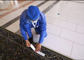 إعادة فرش توسعات المسجد_النبوي وساحاته بالسجاد ابتداءً من صلاة الفجر إعادة فرش توسعات المسجد_النبوي وساحاته بالسجاد ابتداءً من صلاة الفجر