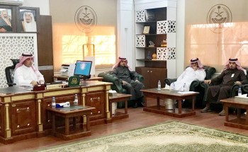 محافظ العلا،يجتمع بالهيئة الملكية،والقطاعات الحكومية