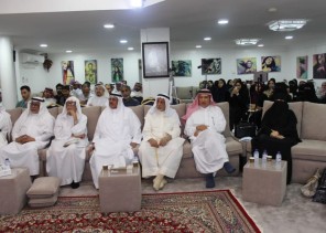 في يومها العالمي بمنتدى الثلاثاء الثقافي: الشاعرة الأنصاري تستعرض ابداعات المرأة السعودية في يومها العالمي بمنتدى الثلاثاء الثقافي: الشاعرة الأنصاري تستعرض ابداعات المرأة السعودية
