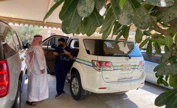 إرادة” الدمام يبدأ في تطعيم مرضاه عبر الطب المنزلي ضد فيروس كورونا إرادة” الدمام يبدأ في تطعيم مرضاه عبر الطب المنزلي ضد فيروس كورونا