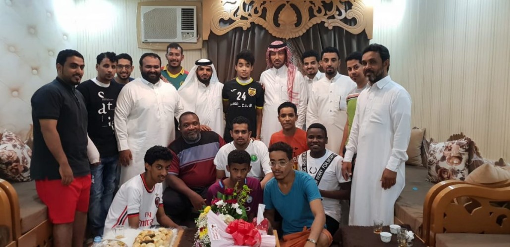 إدارة فريق البحري تزور اللاعب هادي العامري