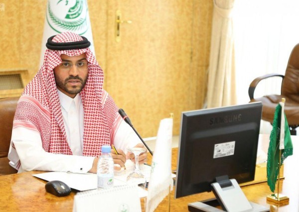 سمو الأمير فيصل بن فهد بن مقرن يلتقي مدير المدينة الصناعية بـ حائل وملاك المصانع.