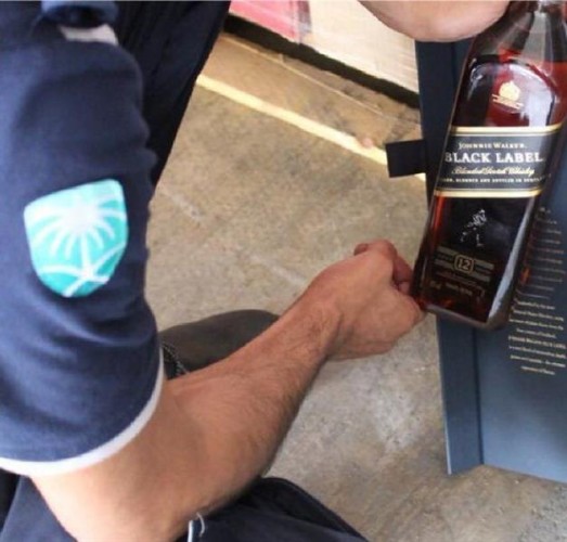إحباط تهريب نحو 11.5 مليون سيجارة وأكثر من 26 ألف زجاجة خمر بمنفذ البطحاء