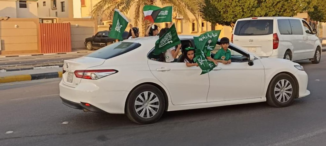 السعيرة تتزين بصور القادة وتتوشح اللون الأخضر باليوم الوطني 91