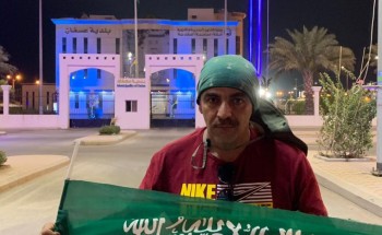 البارقي يصل عسفان قادما من عسير مشيا على قدمية.