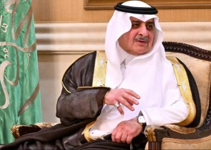أمير تبوك يستقبل المواطنين في اللقاء الأسبوعي أمير تبوك يستقبل المواطنين في اللقاء الأسبوعي
