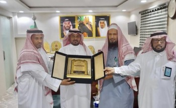 شيخ قرية السلامة السفلى وبعض الاهالي يشكرون  رئيس مركز العالية..