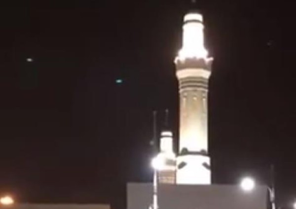 بالفيديو: مؤذنون المساجد في المملكة .. “صلوا في بيوتكم”