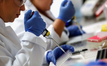 علماء صينيون يؤكدون فاعلية لقاح جديد لعلاج كورونا بنسبة 99% علماء صينيون يؤكدون فاعلية لقاح جديد لعلاج كورونا بنسبة 99%