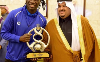 سمو نائب أمير الرياض يستقبل رئيس مجلس إدارة نادي الهلال ولاعبي الفريق الأول سمو نائب أمير الرياض يستقبل رئيس مجلس إدارة نادي الهلال ولاعبي الفريق الأول