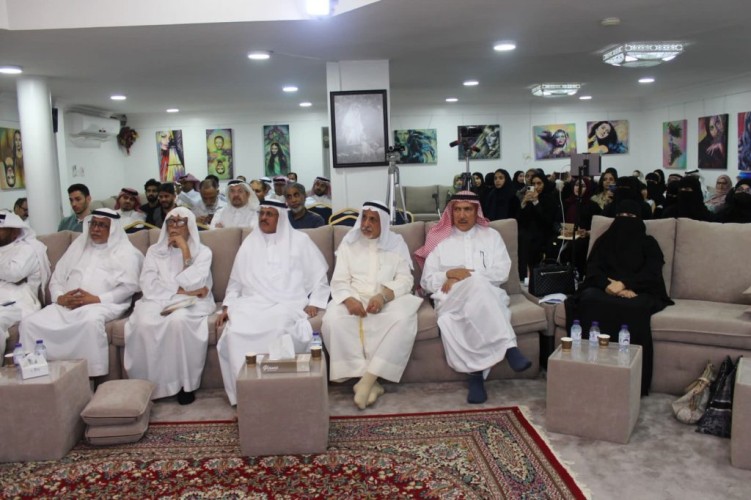 في يومها العالمي بمنتدى الثلاثاء الثقافي: الشاعرة الأنصاري تستعرض ابداعات المرأة السعودية