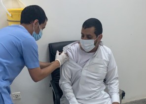 مراكز لقاحات كورونا بـ”المدينة” تستقبل المواطنين والمقيمين المسجلين عبر “صحتي” مراكز لقاحات كورونا بـ”المدينة” تستقبل المواطنين والمقيمين المسجلين عبر “صحتي”