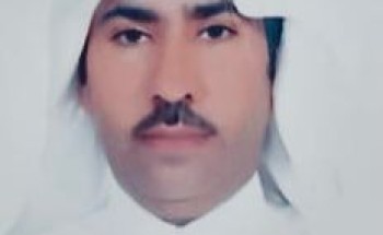 محافظ الطوال خلال اتصال هاتفي يعزي يحي حسن حمدي عضو المركز الإعلامي في وفاة زوجته