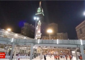 تقرير تلفزيوني يرصد الجهود المقدمة للمعتمرين والمصلين بالمسجد الحرام خلال رمضان