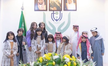 أمير الحدود الشمالية يلتقي أيتام محافظة طريف ويطلع على خدمات جمعية رعاية الأيتام بالمحافظة أمير الحدود الشمالية يلتقي أيتام محافظة طريف ويطلع على خدمات جمعية رعاية الأيتام بالمحافظة