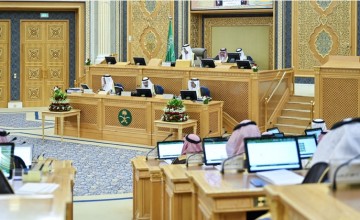 مجلس الشورى يطالب بالتحقق العمري لمنصات التواصل لمن هم دون 16 عامًا