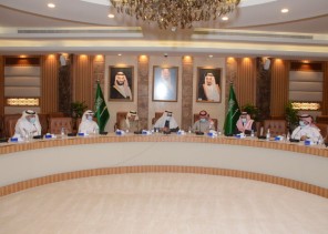 أمين الشرقية يستقبل وفد من أهالي تاروت بمحافظة القطيف أمين الشرقية يستقبل وفد من أهالي تاروت بمحافظة القطيف