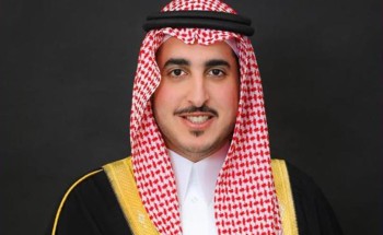 أمير الجوف يوجه بالتحقيق في فيديو “عمالة رصف الطريق” بالقريات والرفع إليه بالنتائج