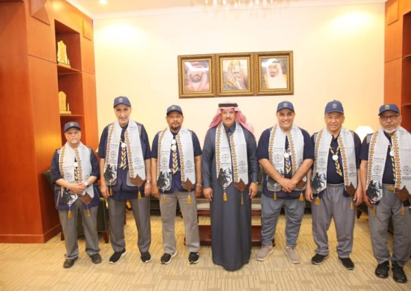 محافظ المجمعة يستقبل مدير مكتب رواد كشافة المجمعة بمناسبة يوم التأسيس ويشيد بمبادراتهم الوطنية محافظ المجمعة يستقبل مدير مكتب رواد كشافة المجمعة بمناسبة يوم التأسيس ويشيد بمبادراتهم الوطنية