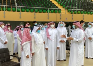 تجمع الشرقية الصحي يدشن مركز لقاحات كورونا في المدينة الرياضية بالدمام تجمع الشرقية الصحي يدشن مركز لقاحات كورونا في المدينة الرياضية بالدمام