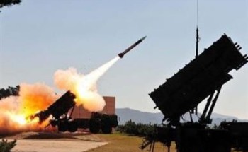 الدفاعات السعودية تعترض وتدمر صاروخاً باليستياً أطلقته المليشيا الحوثية تجاه مدينة خميس مشيط الدفاعات السعودية تعترض وتدمر صاروخاً باليستياً أطلقته المليشيا الحوثية تجاه مدينة خميس مشيط