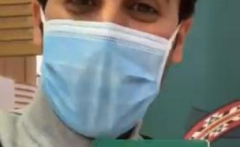شاهد.. مواطن عائد من أمريكا يوثق خطوات إجلائهم من مطار نيويورك حتى وصولهم إلى “فندق العزل” بالرياض شاهد.. مواطن عائد من أمريكا يوثق خطوات إجلائهم من مطار نيويورك حتى وصولهم إلى “فندق العزل” بالرياض
