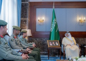 محافظ الأحساء يستقبل مدير جوازات الشرقية الجديد.. ويطّلع على مشاريع تطوير الخدمات محافظ الأحساء يستقبل مدير جوازات الشرقية الجديد.. ويطّلع على مشاريع تطوير الخدمات