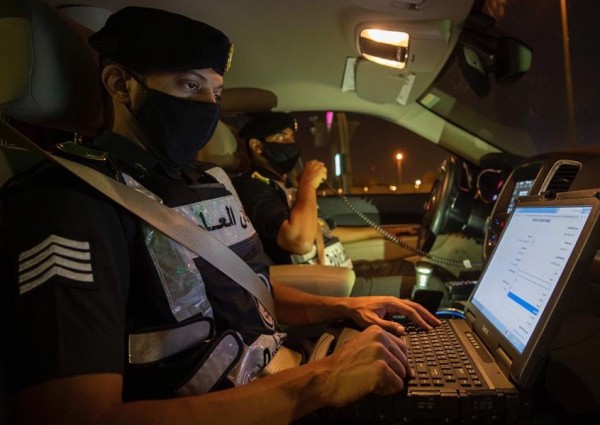 متحدث الداخلية: ضبط عدد من المشاهير نشروا فيديوهات أثناء مخالفتهم للإجراءات الوقائية متحدث الداخلية: ضبط عدد من المشاهير نشروا فيديوهات أثناء مخالفتهم للإجراءات الوقائية