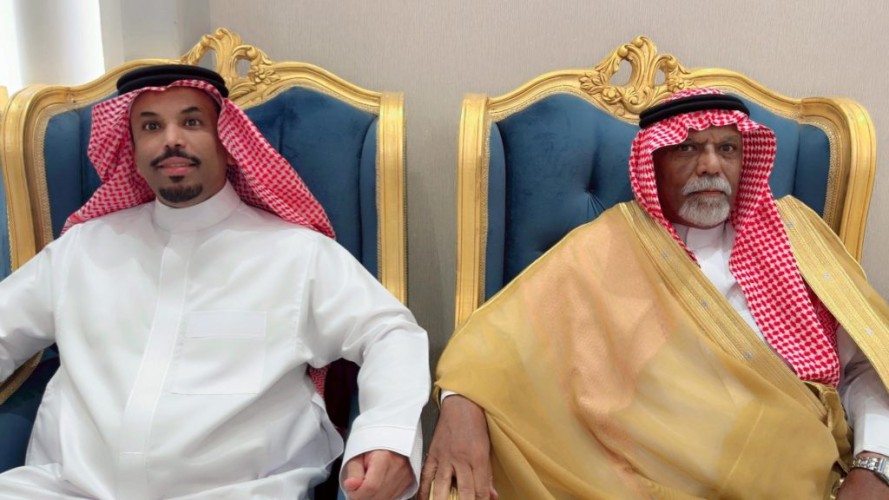 وجهاء وأعيان الدواميك يحتفون بـ«داهية عبس» الشاعر محمد بن شطنان