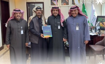 مدير عام فرع وزارة الموارد البشرية والتنمية الاجتماعية بحائل يتسلم تقرير دار الرعاية الاجتماعية السنوي 2023