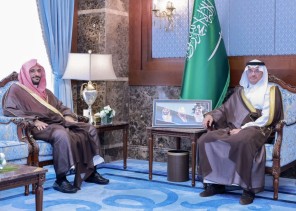 سمو محافظ الأحساء يستقبل رئيس المحكمة العامة بالمحافظة سمو محافظ الأحساء يستقبل رئيس المحكمة العامة بالمحافظة