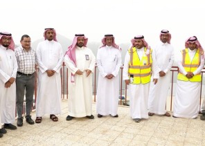 محافظ الداير يبحث مع مدير عام الطرق بالمنطقة المشاريع و الاحتياجات