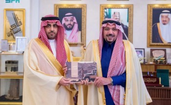 أمير القصيم يتسلّم تقرير إدارة المجاهدين الخاص بعام 2024 .. ويشيد بجهودها الأمنية أمير القصيم يتسلّم تقرير إدارة المجاهدين الخاص بعام 2024 .. ويشيد بجهودها الأمنية