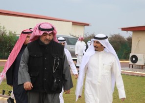 لمد جسور التواصل .. رجل الأعمال السيد مبارك الخياري الملقب بـ”هداج الخيارات” يقيم مأدبة غداء فاخرة على شرف الشيخ “ثامر العلي الصباح” في مزرعته بالوفرة في الكويت لمد جسور التواصل .. رجل الأعمال السيد مبارك الخياري الملقب بـ”هداج الخيارات” يقيم مأدبة غداء فاخرة على شرف الشيخ “ثامر العلي الصباح” في مزرعته بالوفرة في الكويت