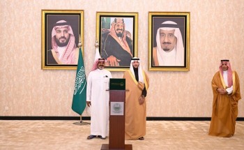 محافظ الطائف يكرم الجهات المشاركة في إنجاح المبادرات الثقافية المجتمعية محافظ الطائف يكرم الجهات المشاركة في إنجاح المبادرات الثقافية المجتمعية
