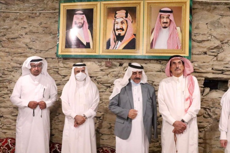 إعلاميو الباحة في زيارة للمعالم السياحية والتراثية بمحافظة القرى