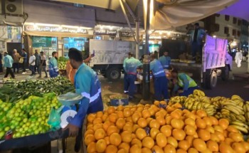 أمانة جدة تتعقب الباعة الجائلين بنطاق البلد وتصادر 5 أطنان من الخضروات