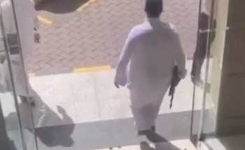 القبض على مواطن استعرض بسلاحه داخل مطعم في الرياض القبض على مواطن استعرض بسلاحه داخل مطعم في الرياض
