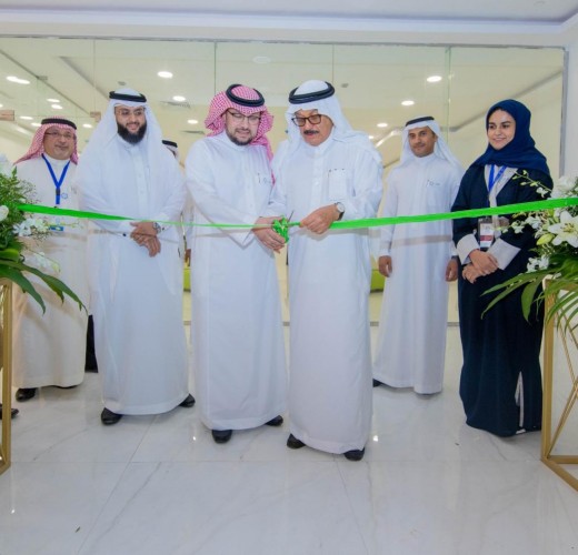 اسرة الملتقى الطبي تحتفي بانجازها