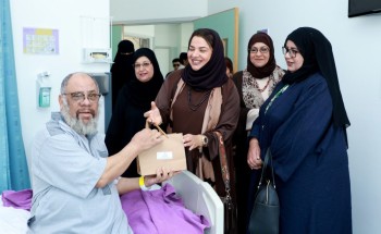 مستشفى الملك حمد الجامعي .. يستقبل أعضاء جمعية أبناء الخليج للأعمال الأنسانية