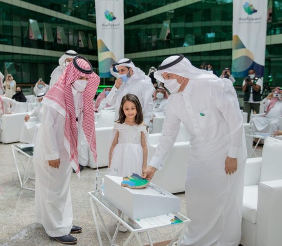 بمشاركة أكثر من 40 جهة…. الوزير “الفضلي” يدشن فعاليات “أسبوع البيئة” السعودي