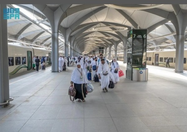 قطار الحرمين ينقل أكثر من 670 ألف مسافر منذ بدء خطة حج 1447هـ قطار الحرمين ينقل أكثر من 670 ألف مسافر منذ بدء خطة حج 1447هـ