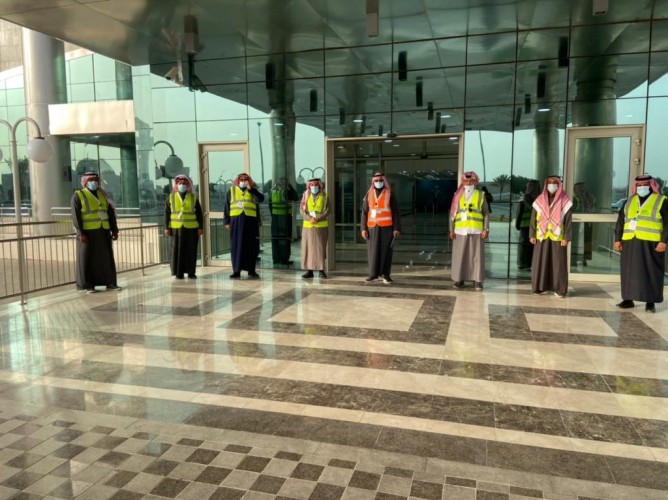 “جمعية تبوك للعمل التطوعي ” تشارك مع صحة تبوك تنظيم مركز لقاحات كورونا بمنطقة تبوك
