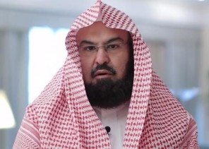 خادم الحرمين يصدر أمرا ملكيا بتمديد خدمة “السديس” رئيساً لشؤون الحرمين 4 سنوات خادم الحرمين يصدر أمرا ملكيا بتمديد خدمة “السديس” رئيساً لشؤون الحرمين 4 سنوات