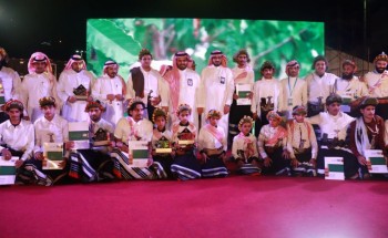 فرقتي الريث و آل الصهيف تُبهج زوار مهرجان البن بالعروض الشعبية فرقتي الريث و آل الصهيف تُبهج زوار مهرجان البن بالعروض الشعبية