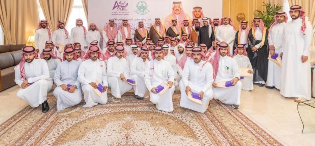عبدالعزيز بن سعد يكرم المتبرعين بالأعضاء في المنطقة بمبادرة من شركة مياه آبار حائل .