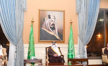 أمير تبوك يستقبل المواطنين في اللقاء الأسبوعي