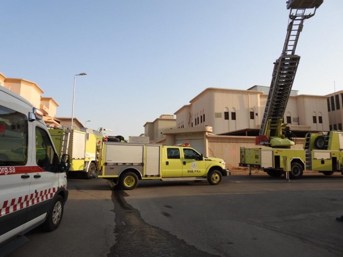مدني بريدة يباشر حريق بحي الفايزية فجر اليوم