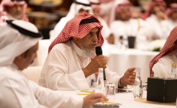 بحضور أكثر ١٠٠ خبير ومختص “الغطاء النباتي” يستعرض أمراض نبات الطلح طرق الوقاية منها في منطقة حائل