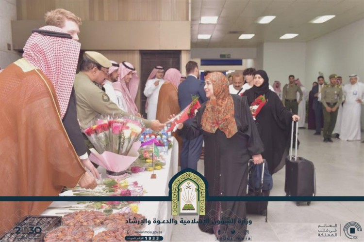بالصور.. وصول أولى دفعات الحجاج من ذوي ضحايا الهجوم على مسجدي نيوزيلندا إلى المملكة